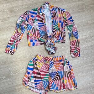 Vibrant Women's Geometric Pattern Athletic Shorts